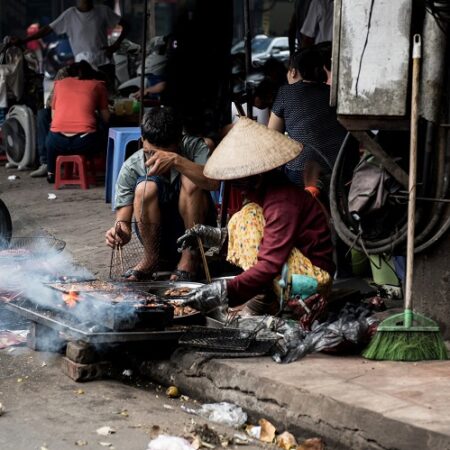 Noi Bai Airport, A warm welcome in Hanoi, the impressive capital of Vietnam